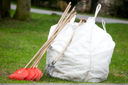 4 Ways Lawn and Garden Bags Are Better For Yardwork Than Traditional Bags